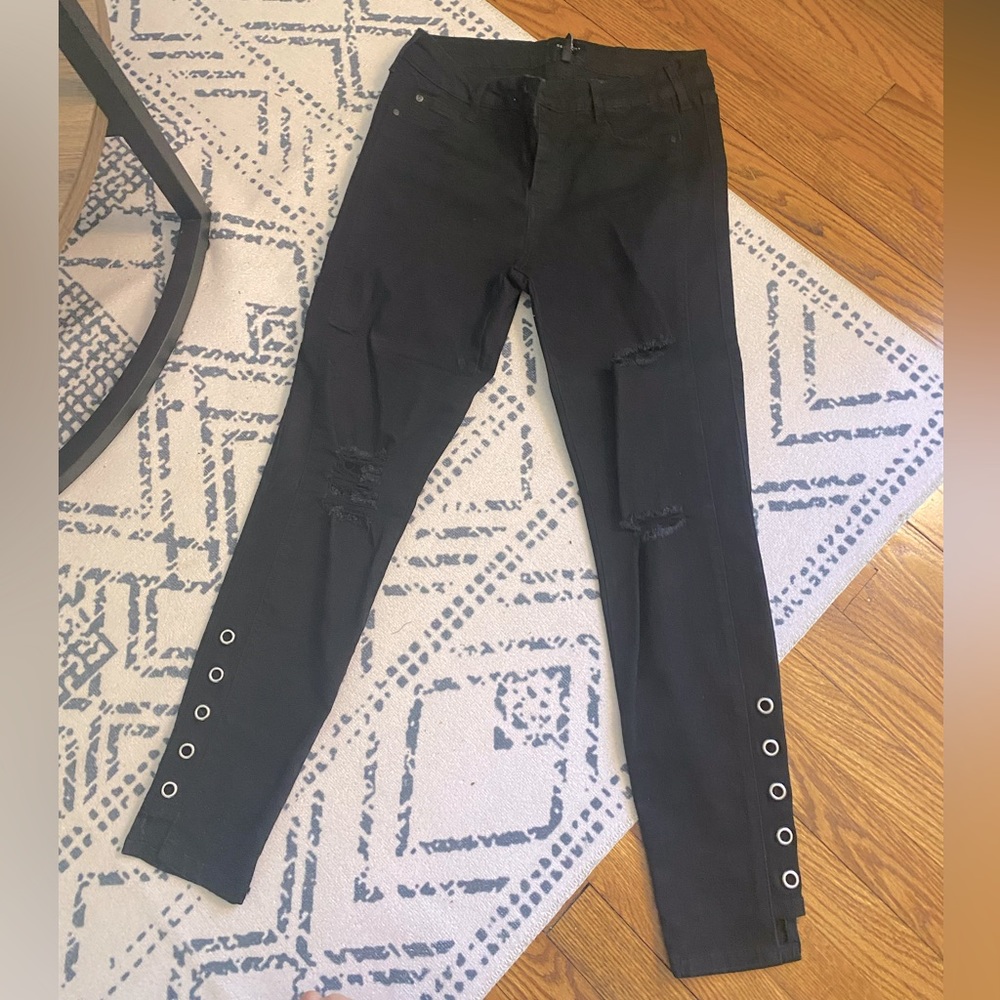 BLACK HI-RISE JEAN